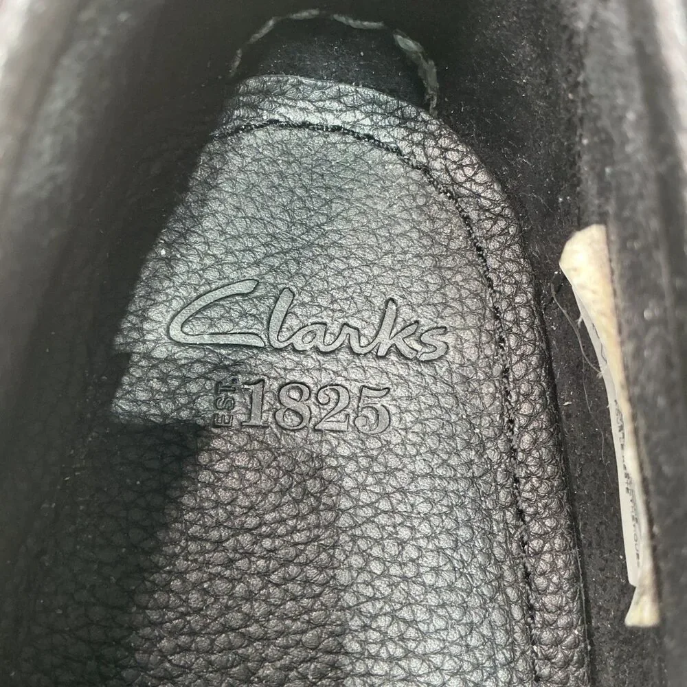 Clarks Black Leather Men's Moccasin Loafers Size 10 Comfortable Slip-On Casual